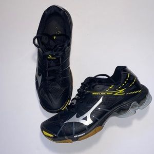 🔥Mizuno Wave Lightning Volleyball Shoes - Size 7.5
